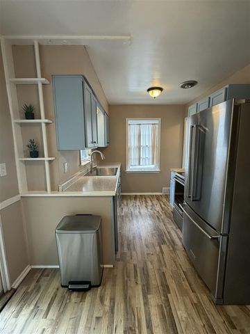 2022 Paddington Road, Kalamazoo, MI 49001