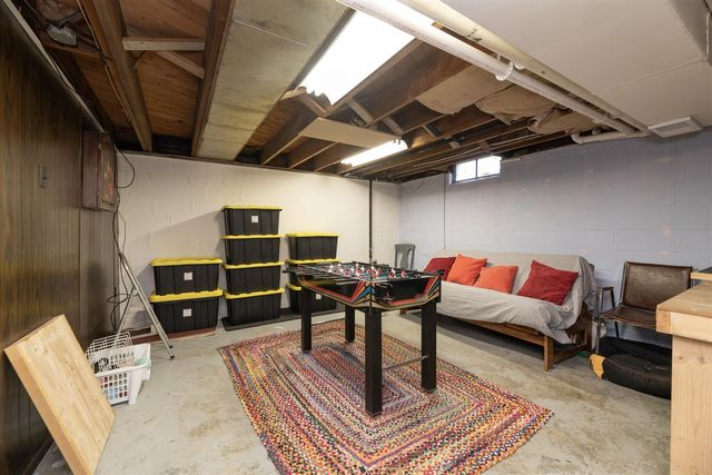 2022 Paddington Road, Kalamazoo, MI 49001
