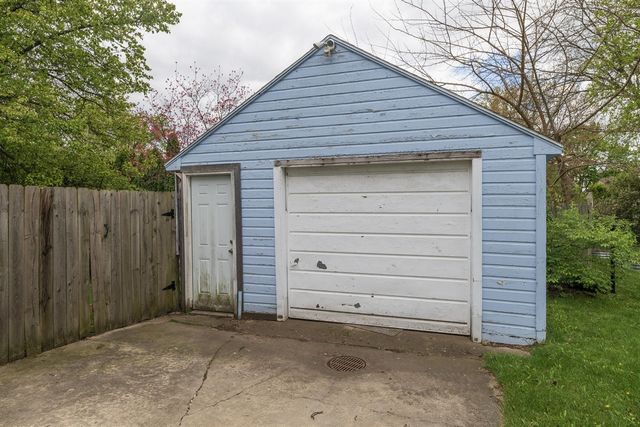 2022 Paddington Road, Kalamazoo, MI 49001