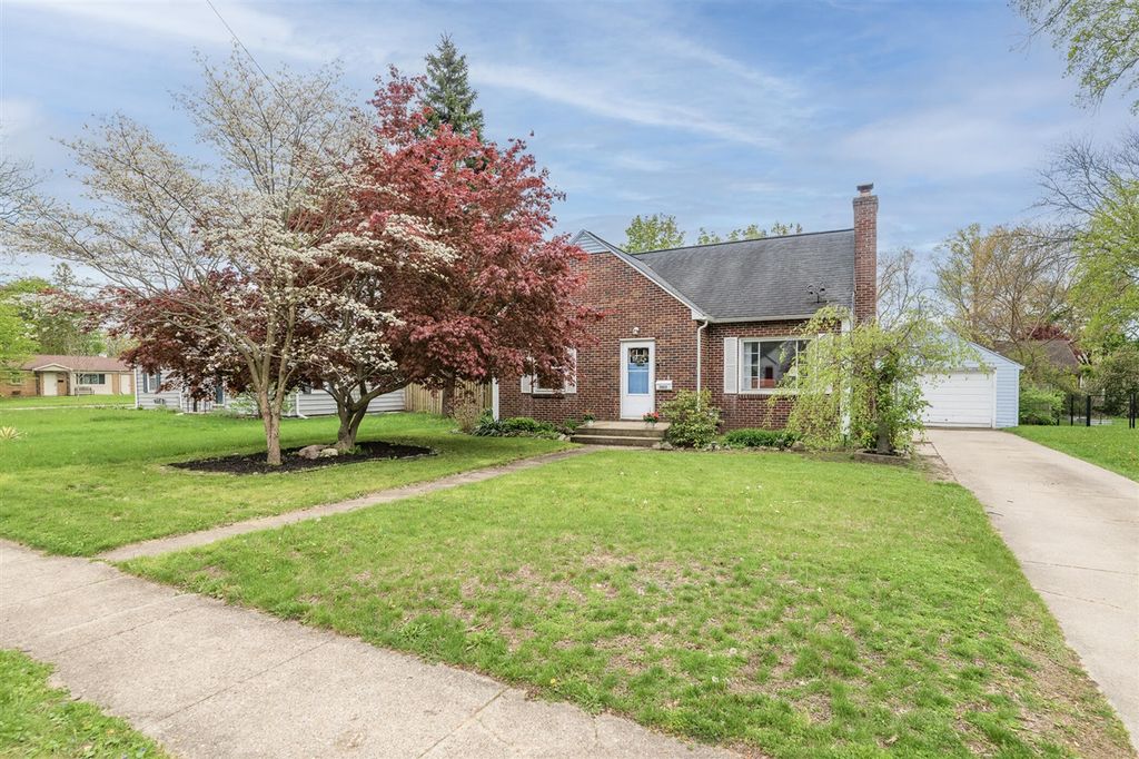 2022 Paddington Road, Kalamazoo, MI 49001