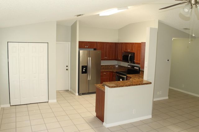1943 Cygnus Court, Weston, FL 33327
