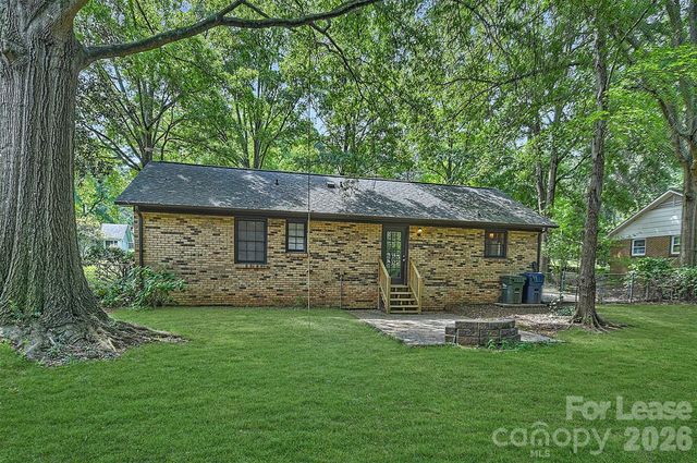 218 Clearbrook Road, Matthews, NC 28105