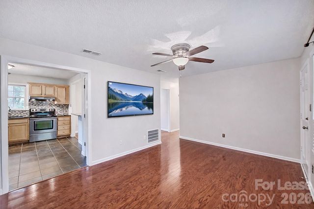 218 Clearbrook Road, Matthews, NC 28105