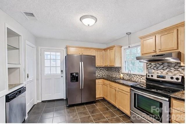 218 Clearbrook Road, Matthews, NC 28105