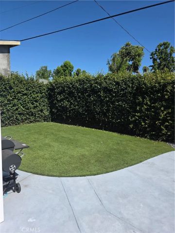 17557 lemay, Lake Balboa, CA 91406