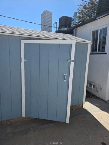 17557 lemay, Lake Balboa, CA 91406