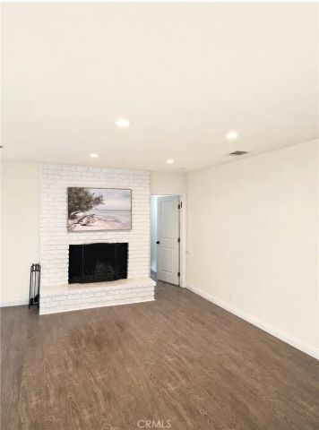 17557 lemay, Lake Balboa, CA 91406