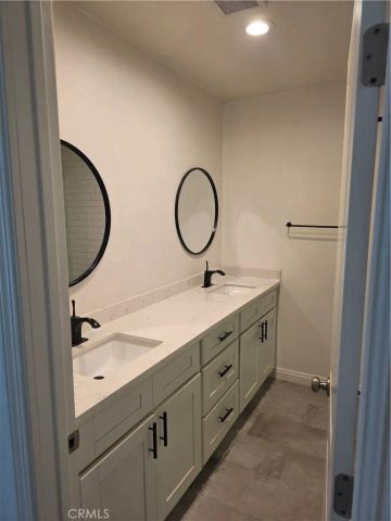 17557 lemay, Lake Balboa, CA 91406