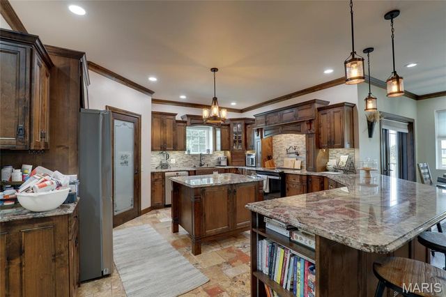 3870 County Road 329, Palmyra, MO 63461