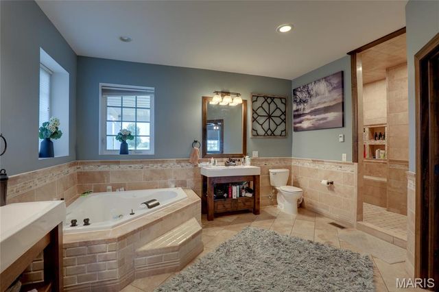 3870 County Road 329, Palmyra, MO 63461