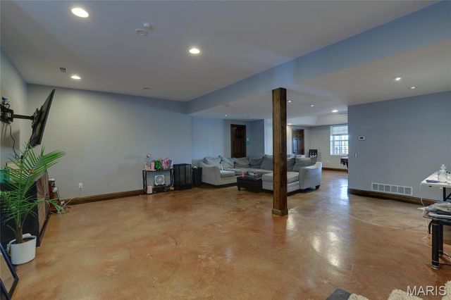 3870 County Road 329, Palmyra, MO 63461