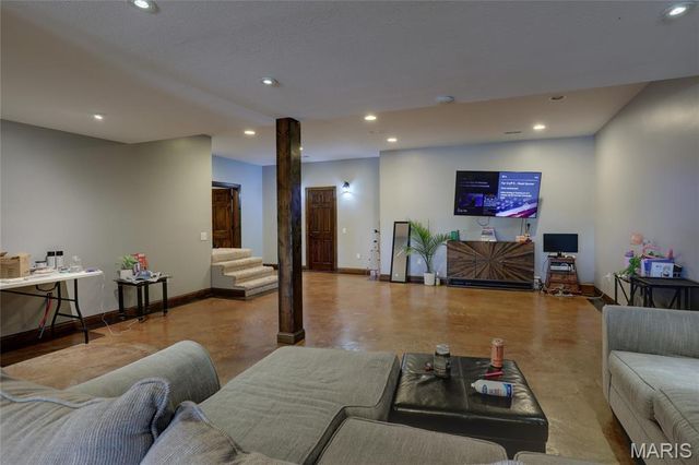 3870 County Road 329, Palmyra, MO 63461