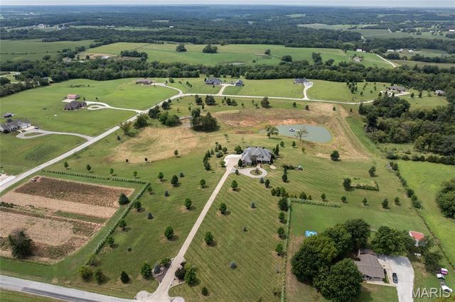 3870 County Road 329, Palmyra, MO 63461