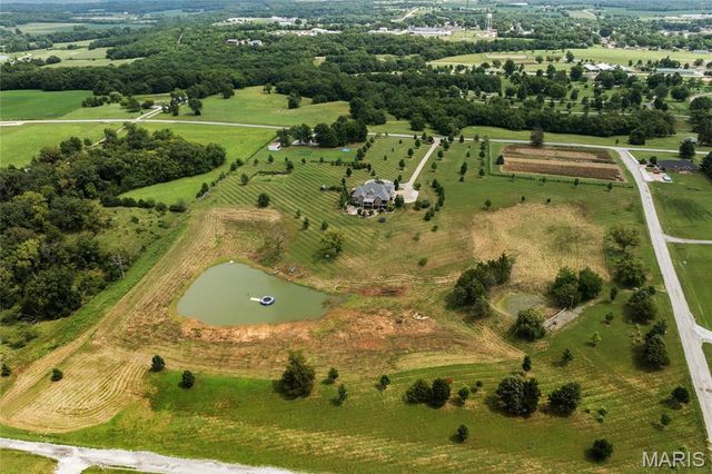 3870 County Road 329, Palmyra, MO 63461