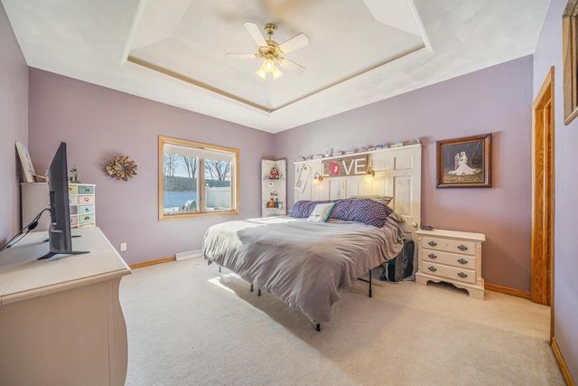 1821 E SYLVAN AVENUE, Appleton, WI 54915