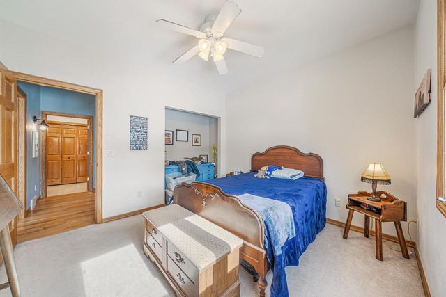 1821 E SYLVAN AVENUE, Appleton, WI 54915