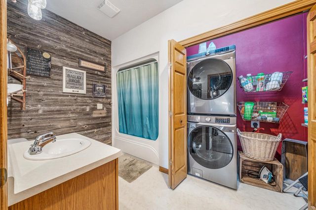 1821 E SYLVAN AVENUE, Appleton, WI 54915