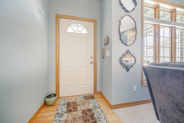 1821 E SYLVAN AVENUE, Appleton, WI 54915