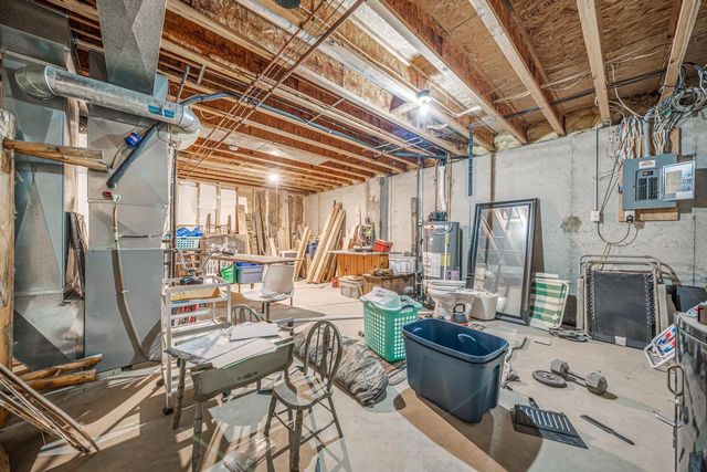 1821 E SYLVAN AVENUE, Appleton, WI 54915