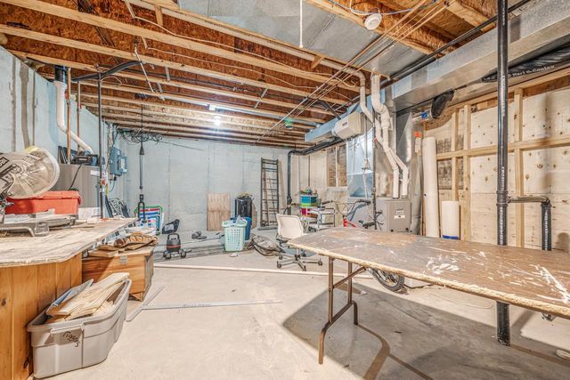 1821 E SYLVAN AVENUE, Appleton, WI 54915