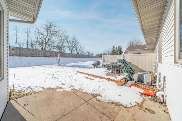 1821 E SYLVAN AVENUE, Appleton, WI 54915