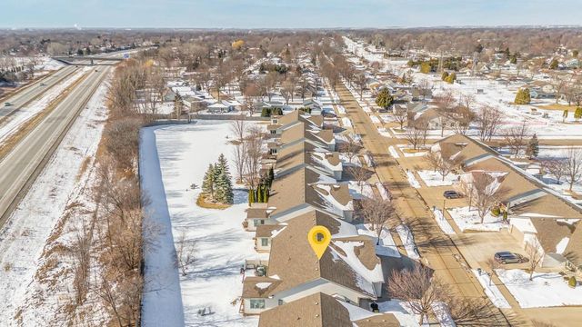 1821 E SYLVAN AVENUE, Appleton, WI 54915