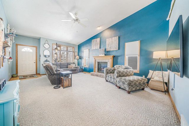 1821 E SYLVAN AVENUE, Appleton, WI 54915