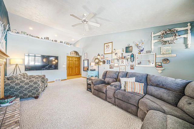 1821 E SYLVAN AVENUE, Appleton, WI 54915