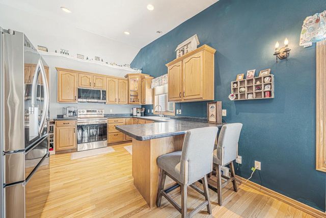 1821 E SYLVAN AVENUE, Appleton, WI 54915