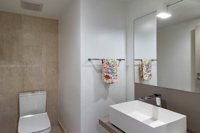 1000 Brickell Plz 2411, Miami, FL 33131