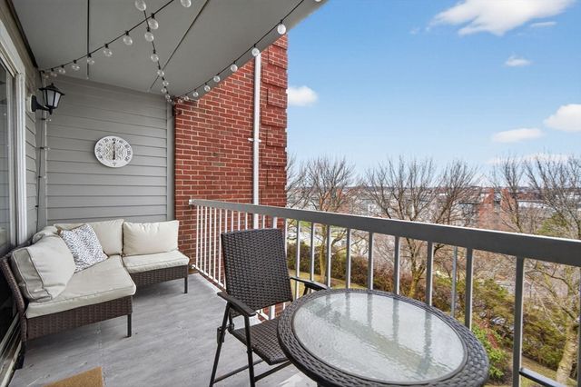 200 Captains Row 408, Chelsea, MA 02150