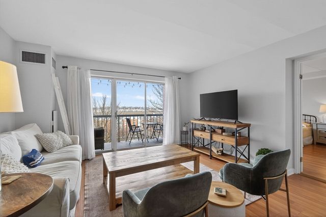 200 Captains Row 408, Chelsea, MA 02150