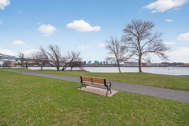 200 Captains Row 408, Chelsea, MA 02150