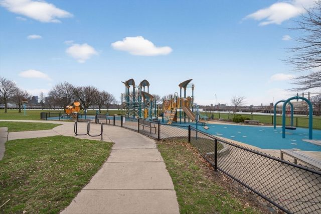 200 Captains Row 408, Chelsea, MA 02150