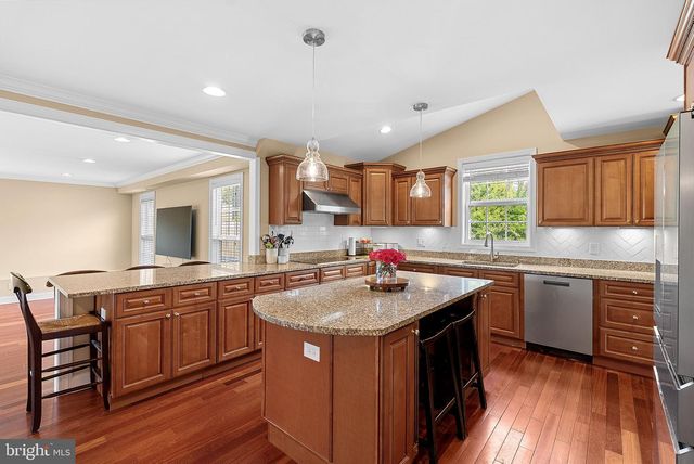 6932 ALPINE DR, Annandale, VA 22003