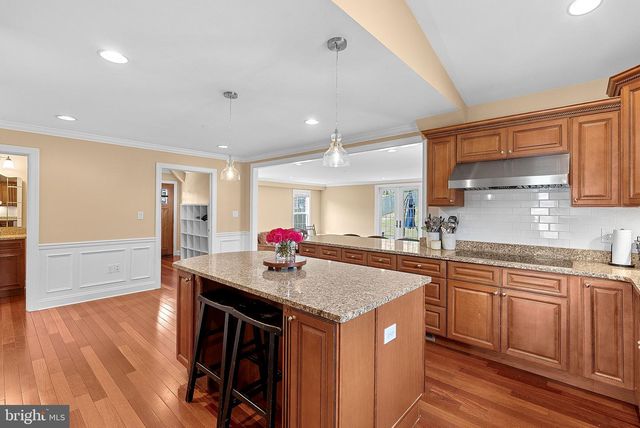 6932 ALPINE DR, Annandale, VA 22003
