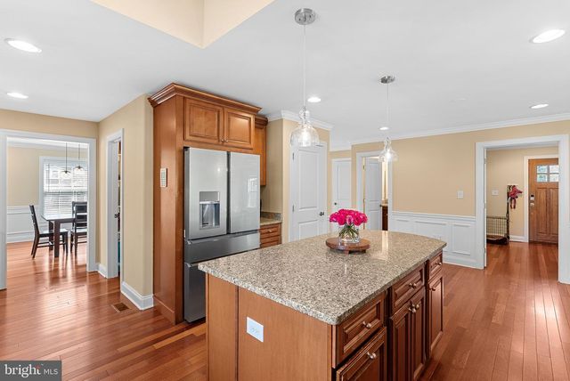 6932 ALPINE DR, Annandale, VA 22003