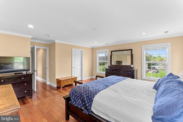 6932 ALPINE DR, Annandale, VA 22003