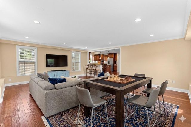 6932 ALPINE DR, Annandale, VA 22003