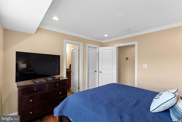 6932 ALPINE DR, Annandale, VA 22003