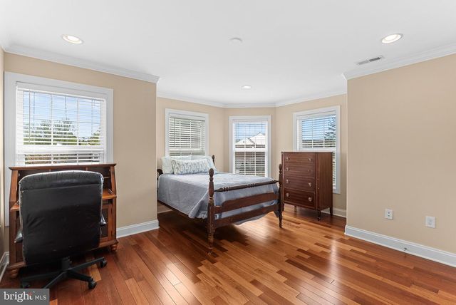 6932 ALPINE DR, Annandale, VA 22003