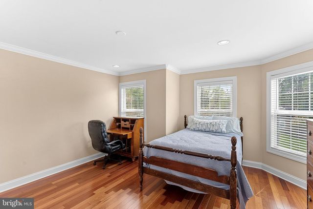 6932 ALPINE DR, Annandale, VA 22003