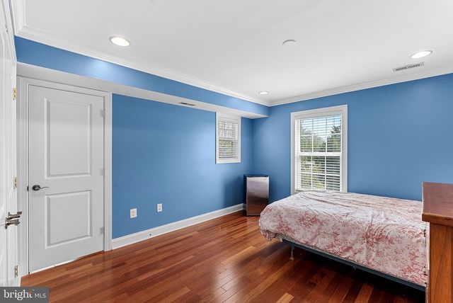 6932 ALPINE DR, Annandale, VA 22003