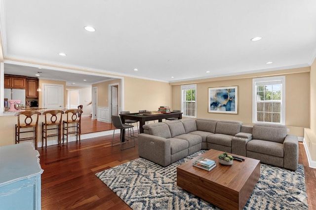 6932 ALPINE DR, Annandale, VA 22003
