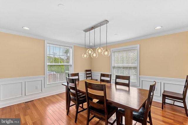6932 ALPINE DR, Annandale, VA 22003