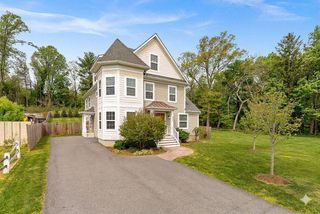 6932 ALPINE DR, Annandale, VA 22003