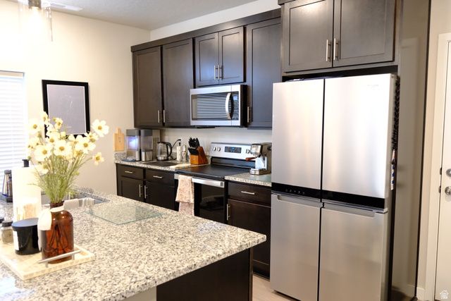 97 E FAIRMONT PL, Saratoga Springs, UT 84045