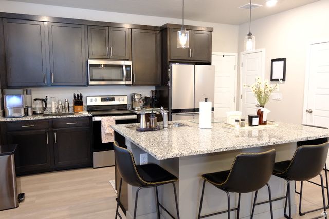 97 E FAIRMONT PL, Saratoga Springs, UT 84045