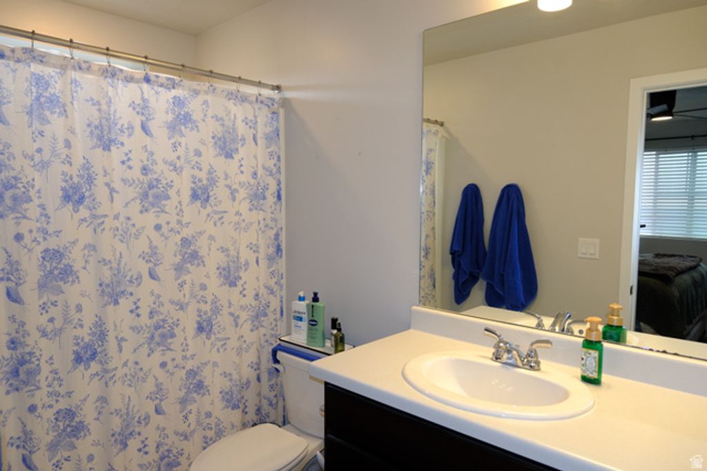 Image 18 of property listing at 97 E FAIRMONT PL, Saratoga Springs, UT 84045