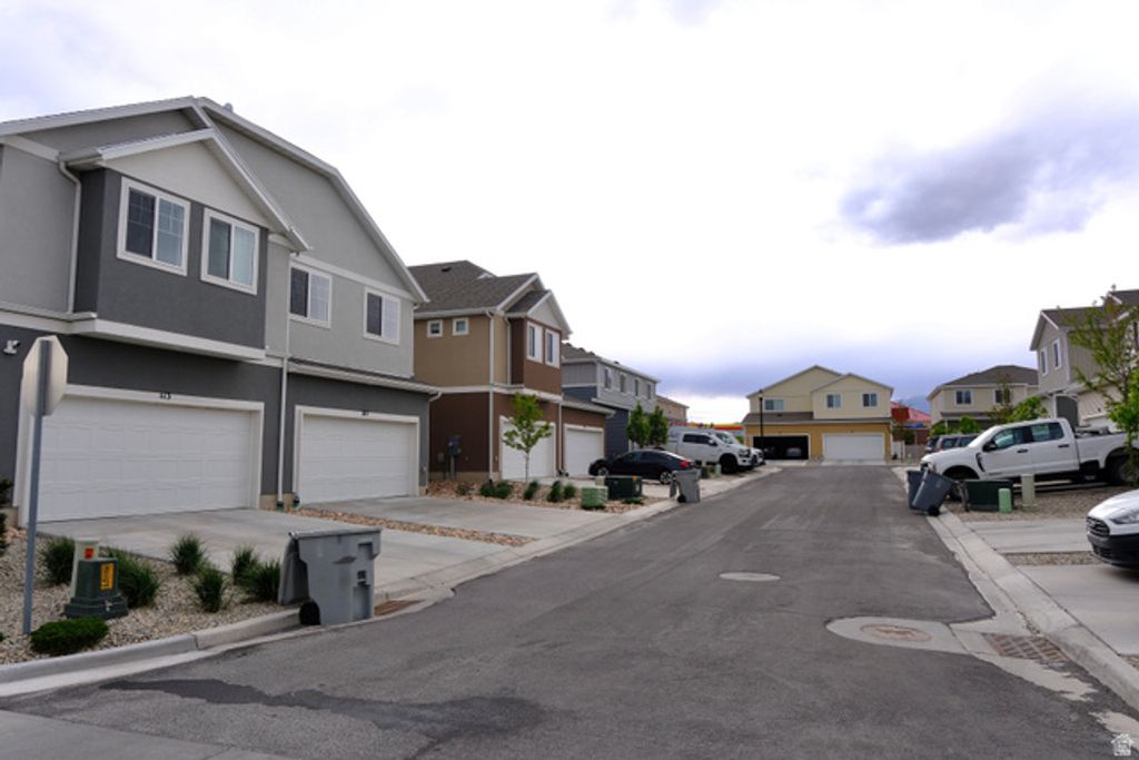 Image 24 of property listing at 97 E FAIRMONT PL, Saratoga Springs, UT 84045